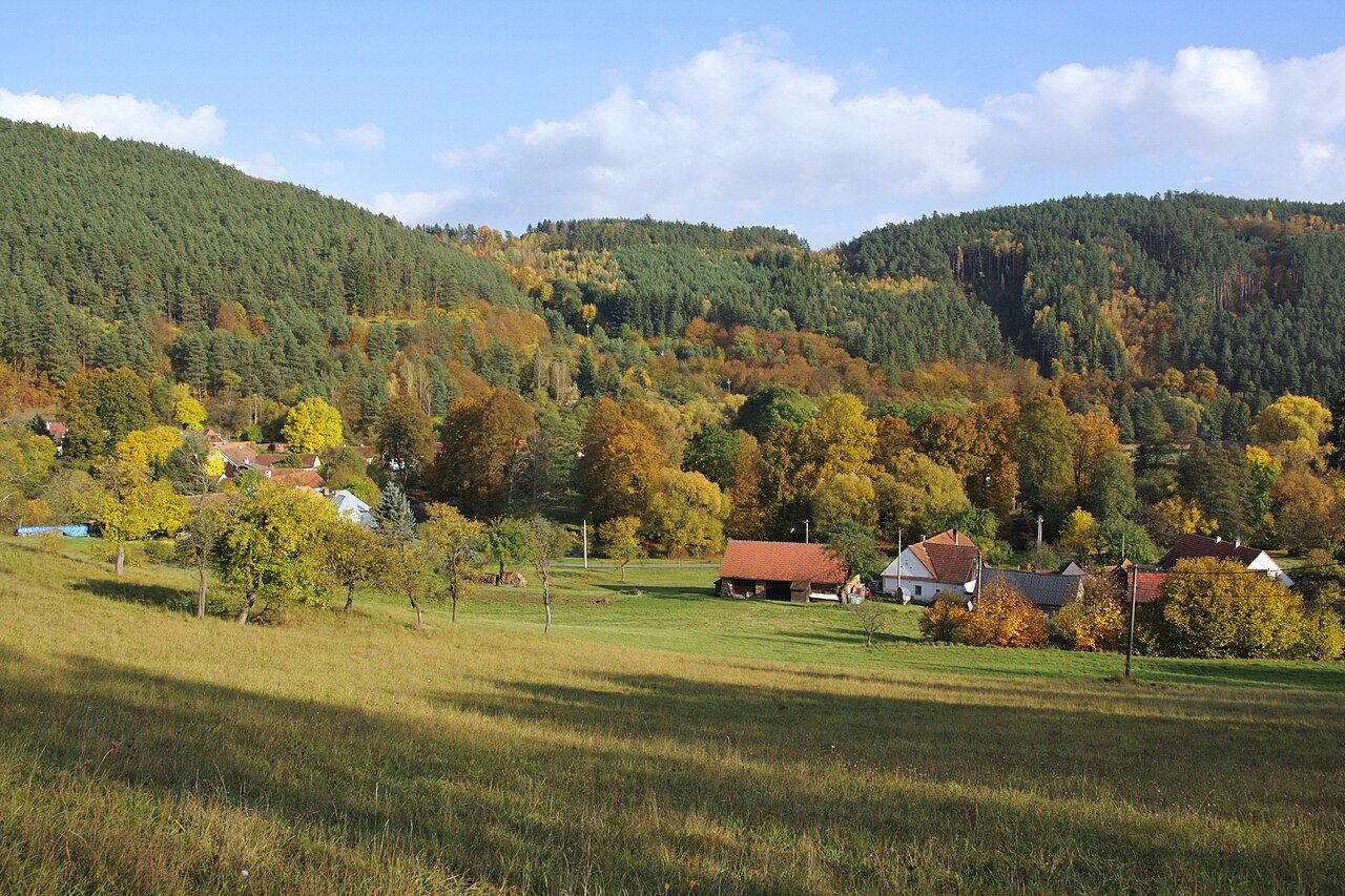 Skryje