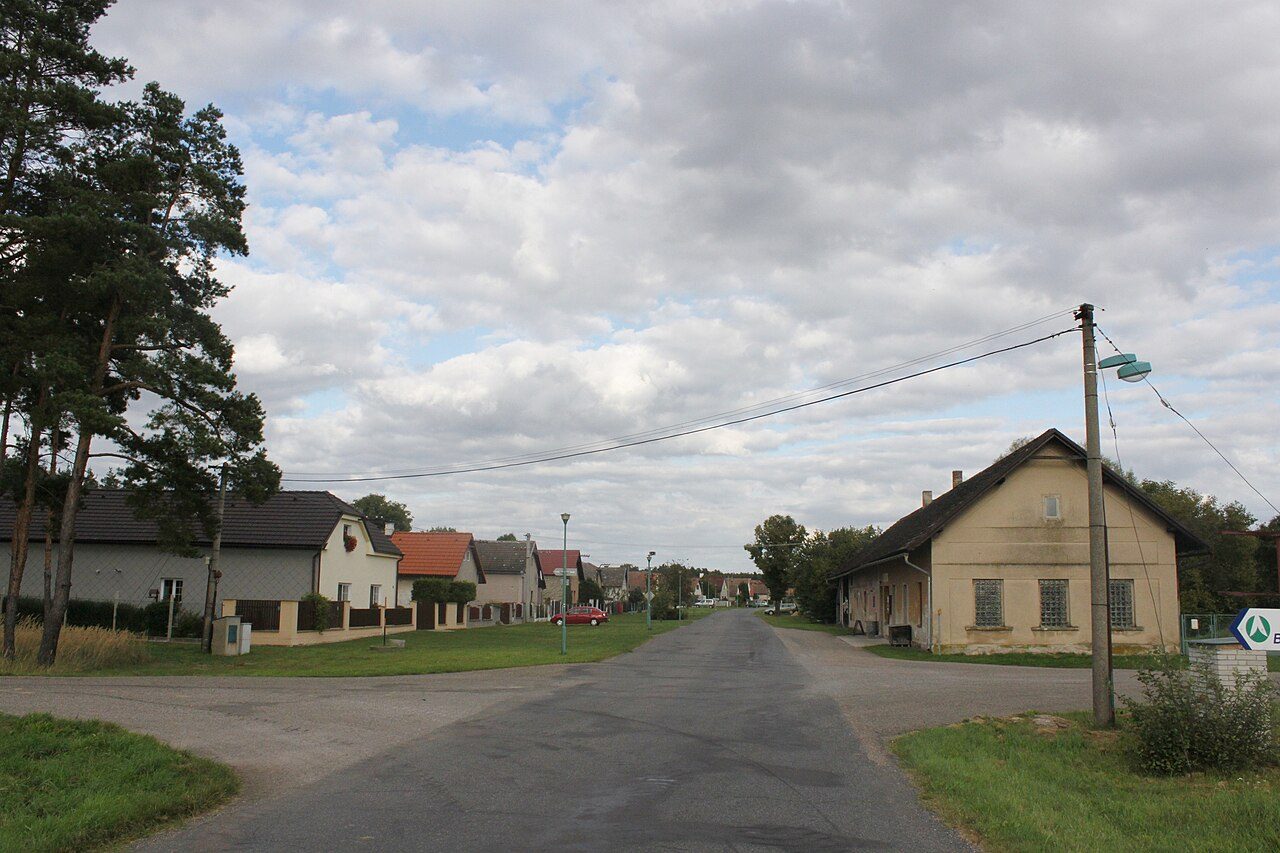 Labské Chrčice